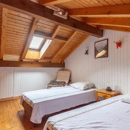 Les Louveteaux Apartment *